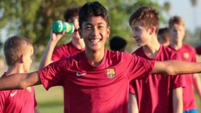 Profil Althaf Khan, Gelandang Keturunan Indonesia yang Kini Menimba Ilmu di Akademi Barcelona