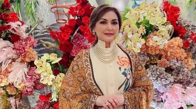  Artis Cerai Usai Belasan Tahun Menikah (Instagram/@niadaniatynew)