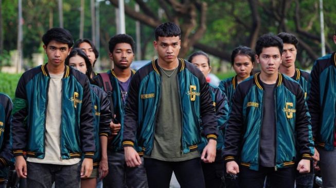 Terjun ke Dunia Akting, Ini 6 Film dan Series yang Dibintangi Fadly Faisal