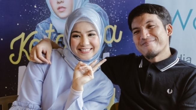  Artis Cerai Usai Belasan Tahun Menikah (Instagram/@natasharizkynew)