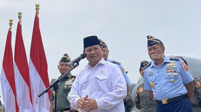 Terakhir Terbang 26 Tahun Lalu, Prabowo usai Joy Flight Naik Hercules: Pusing? Ah Baru 15 Menit