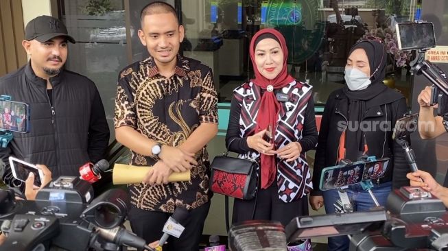 Dituding Pansos oleh Ibu Ferry Irawan, Venna Melinda Ungkap Alasan Pengembalian Barang di Depan Publik