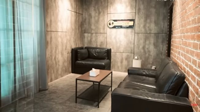 Studio Deddy Corbuzier Senilai Rp50 Miliar (YouTube/AH)