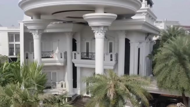 Rumah Putri Ariani di Jakarta (YouTube MAIA ALELDUL TV)