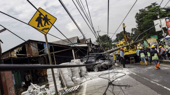 Kecelakaan Maut di Padang Pariaman: Sopir Tewas, Penumpang Terluka