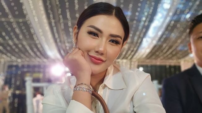 Bandingkan Video Syur Vanessa Angel dan Rebecca Klopper, Rey Utami Kena Hujat Warganet