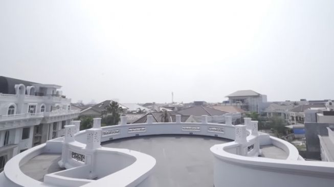 Rumah Putri Ariani di Jakarta (YouTube MAIA ALELDUL TV)