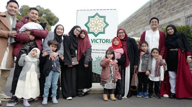 Potret Keluarga Ben Kasyafani Liburan di Australia (Instagram/@nesyanabila)