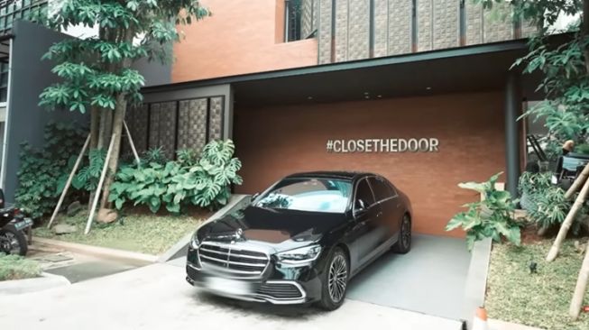 Studio Deddy Corbuzier Senilai Rp50 Miliar (YouTube/AH)