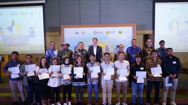 Tingkatkan Produktifitas Peternakan Sapi Perah, Belasan Peternak Muda Studi Ke Belanda
