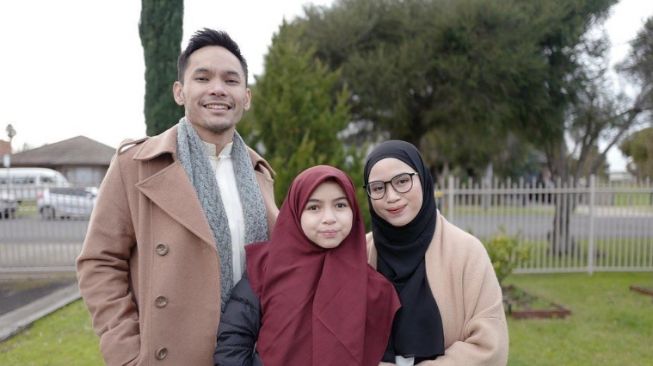 8 Potret Keluarga Ben Kasyafani Liburan di Australia, Penampilan Sienna Jadi Sorotan