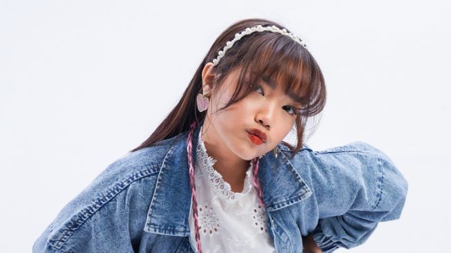 Gaya Denim-on-Denim Ngehits Lagi, Simak 4 Inspirasinya Buat Penampilanmu Makin Kece
