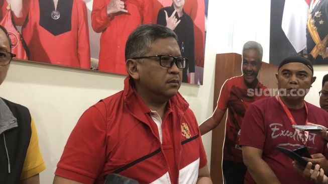 Hasto PDIP Komentari Kunjungan Relawan Prabowo ke Relawan Jokowi: Dukungan Mereka Berubah-ubah