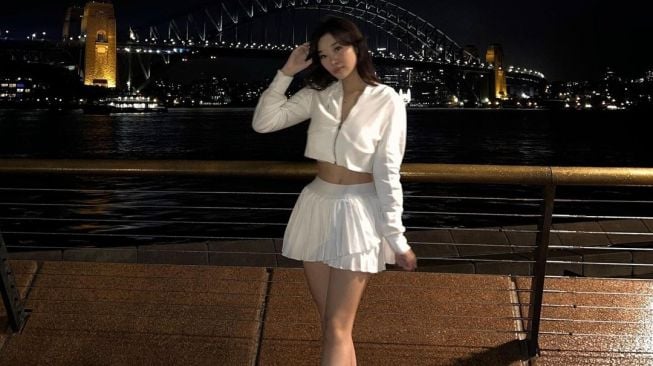 Potret Livy Renata Pakai Rok Mini (Instagram/@livyrenata) 