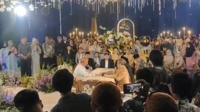 Potret Akad Nikah Denny Caknan dan Bella Bonita (Instagram/@dennybella_)