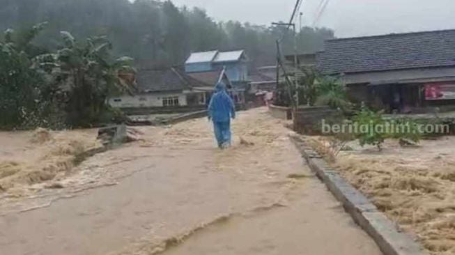 Desa di Kabupaten Malang Dikepung Banjir, Warganya Nyaris Terisolir