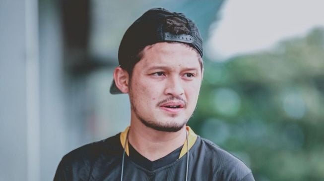 Artis yang Dulunya Pesepak Bola (Instagram/@syamsir11alam) 