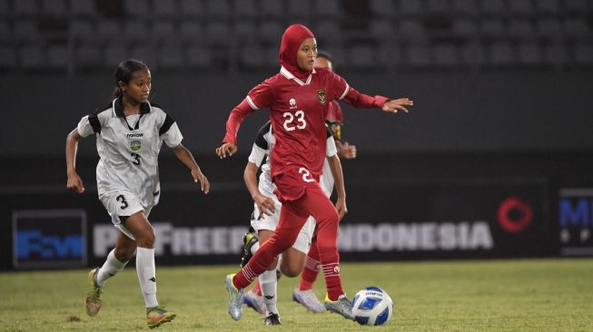 Pemain Timnas Putri Indonesia Ayunda Dwi Anggraini tampil di Piala AFF U-19 2023 di Jakabaring, Palembang. [Foto: PSSI]