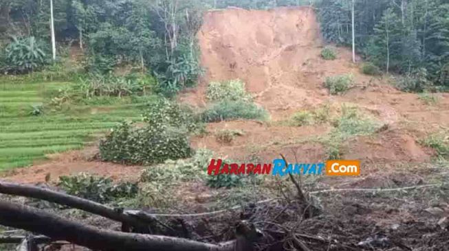 Tim Gabungan Lanjutkan Pencarian Korban Longsor di Garut 