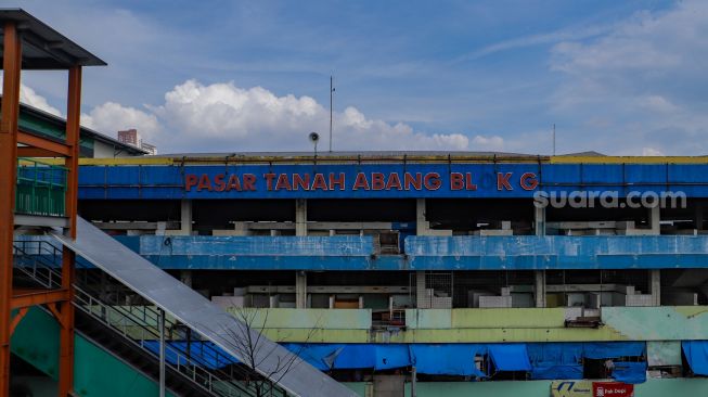 Kondisi Blok G Pasar Tanah Abang di Jakarta Pusat, Senin (10/7/2023). [Suara.com/Alfian Winanto]