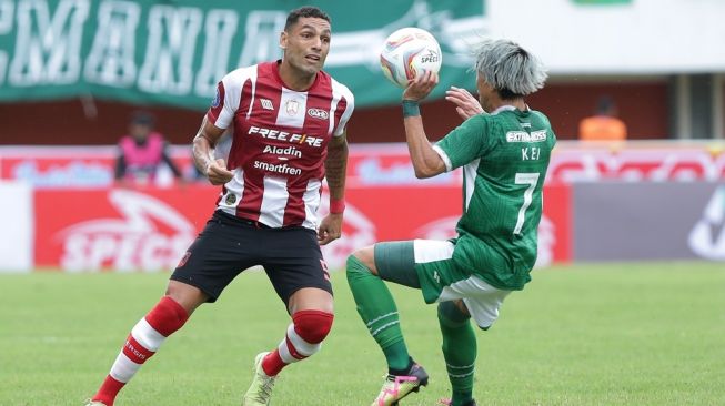 Hadapi Persikabo 1973, Persis Solo Tanpa Jaimerson dan Alexis Messidoro