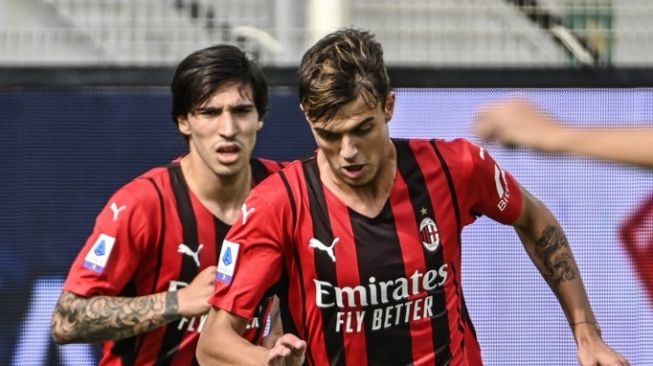 Pertama dalam 70 Tahun! AC Milan Tanpa Klan Maldini usai Daniel 'Dibuang' ke Empoli