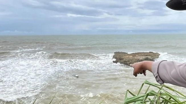 Satu Korban Terseret Ombak Pantai Jembatan Panjang Malang Ditemukan di Tulungagung