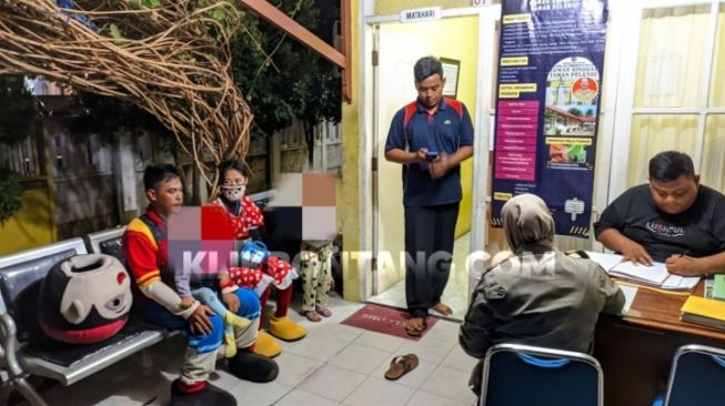 Pengamen Badut Asal Samarinda Bawa Anak Ngemis Buat Dapat Belas Kasih