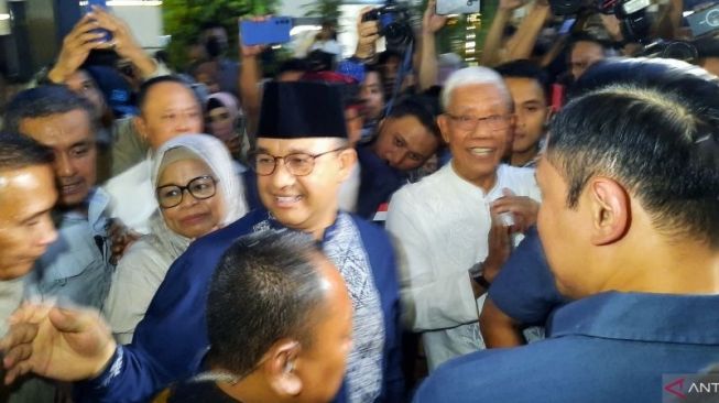 Pulang dari Tanah Suci, AHY Jemput Langsung Anies di Bandara Soekarno-Hatta Dini Hari