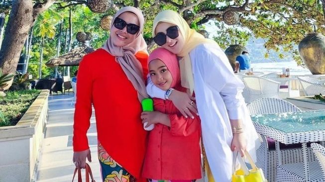 Potret Liburan Keluarga Syahrini di Bali (Instagram/@princessyahrini)