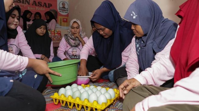 Dukung UMKM Lewat Pelatihan Pembuatan Telur Asin Asap Khas Brebes