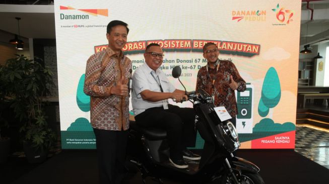 PT Bank Danamon Indonesia Tbk (BDMN) sediakan motor listrik buat para mitra/dok BDMN