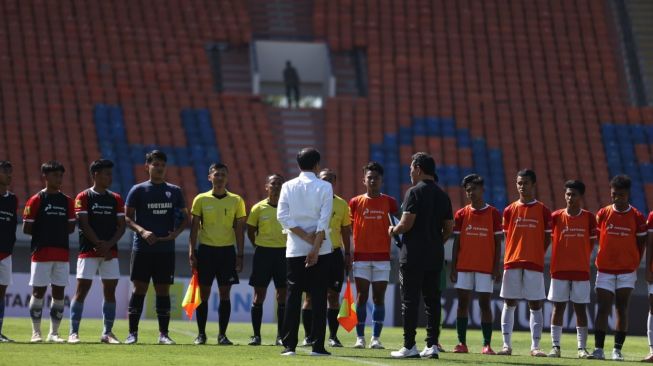 Seleksi daerah digelar PSSI demi menjaring talenta muda untuk Timnas Indonesia U-17 proyeksi Piala Dunia U-17 2023 di Stadion Si Jalak Harupat, Bandung, Selasa (12/7/2023). Bandung menjadi lokasi pertama dari 12 wilayah yang akan disambangi PSSI untuk menggelar seleksi. [PSSI]