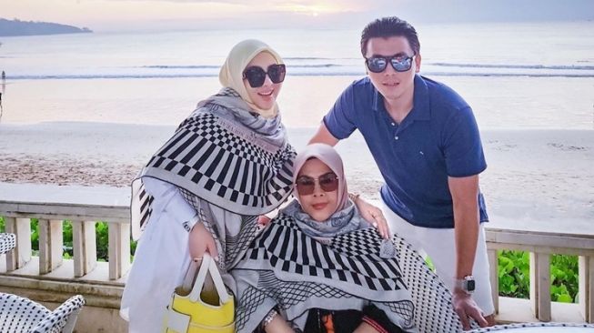 Potret Liburan Keluarga Syahrini di Bali (Instagram/@princessyahrini)