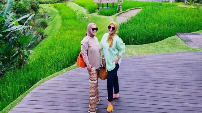 Potret Liburan Keluarga Syahrini di Bali (Instagram/@princessyahrini)