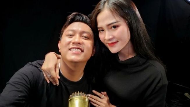 Denny Caknan Ungkap Sudah Keramas 16 Kali Sejak Jadi Pengantin Baru, Istri Boleh Menolak Nggak Sih Kalau Berlebihan?