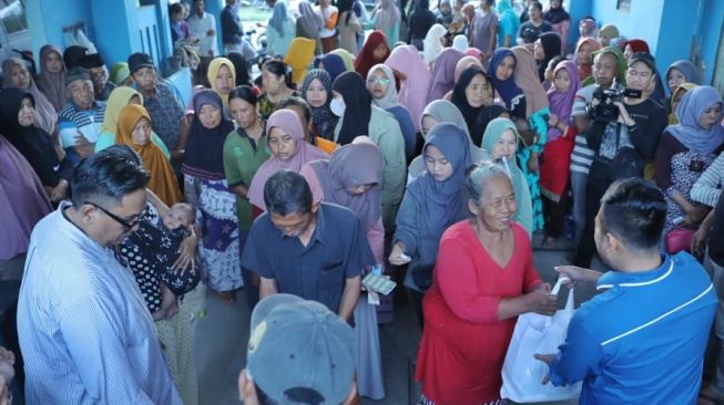 Bazar Sembako Murah Dari Relawan Sandiaga Uno dan Gekrafs Jember: Solusi Efektif Atasi Kenaikan Harga Kebutuhan Pokok