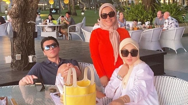 Potret Liburan Keluarga Syahrini di Bali (Instagram/@princessyahrini)