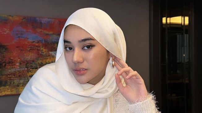 Potret Clara Shinta Mantap Berhijab (Instagram/clarashintareal) 