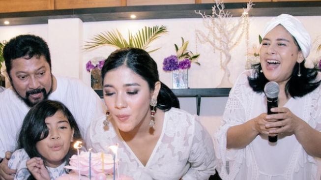 Mantan Pasangan Artis Rayakan Ultah Anak (Instagram/@naymirdad)