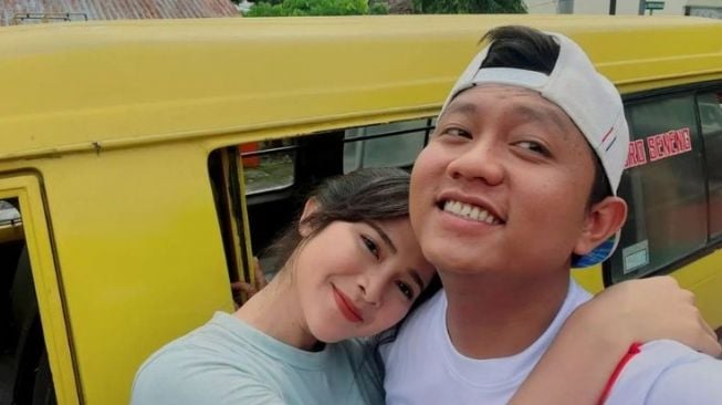 Potret Mesra Denny Caknan dan Bella Bonita Sebelum Nikah (Instagram/@denny_caknan)