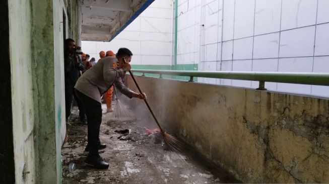 Botol Mirip Bong Ditemukan di Blok G Pasar Tanah Abang, Polisi: Hasil Labfor Negatif Sabu