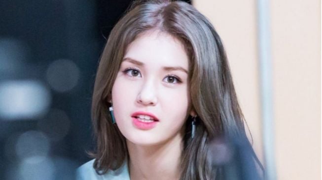 Nyesek Banget, Jeon Somi Ungkap Pernah Jadi Korban Bullying Selama 3 Tahun