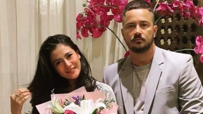 Beda dari yang Lain, Fathir Muchtar Ajak Istri Honeymoon ke Benua Afrika