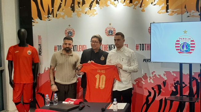 Maciej Gajos Resmi Berseragam Persija, Teken Kontrak Dua Tahun