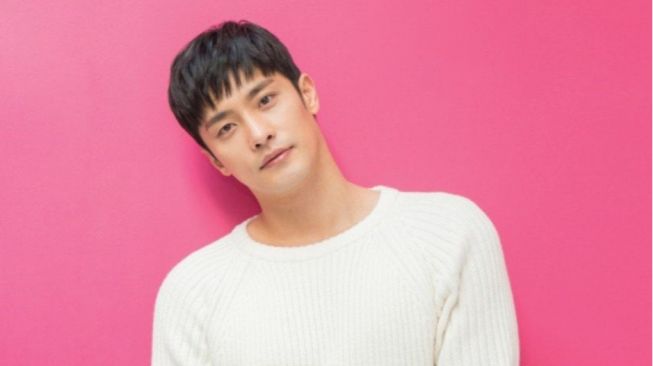 Tema Kawin Kontrak, Sung Hoon akan Bintangi Drama Perfect Marriage Revenge