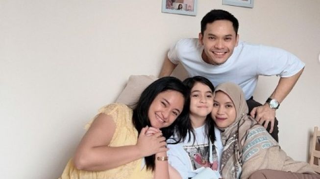 Potret Kedekatan Marshanda dan Istri Ben Kasyafani (Instagram/@nesyanabila)