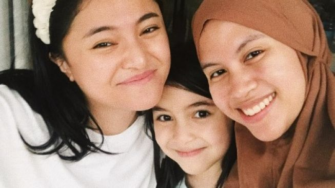 Potret Kedekatan Marshanda dan Istri Ben Kasyafani (Instagram@nesyanabila)