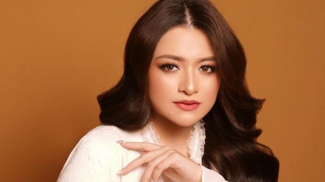 Nathalie Holscher Perawatan Rambut Hingga 6 Kali Sebulan Usai Lepas Hijab, Sampai Buat Klinik Kecantikan?