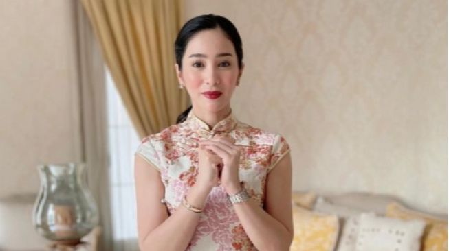 Dituding Sindir Sandra Dewi Soal Kasus Rp271 T, Bunga Zainal Ngegas: Emang Aku Nikah Ngerugiin Negara?